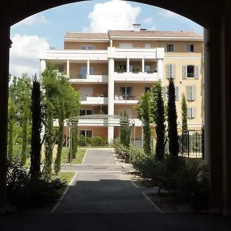 Daire Calme Et Spacieux A Aix En Provence