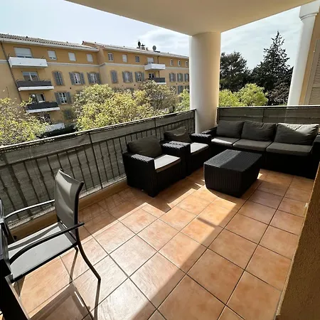 Calme Et Spacieux A Aix En Provence Apartment *